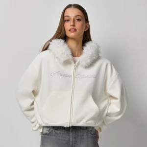 Biała bluza z kapturem i sztucznym futerkiem House