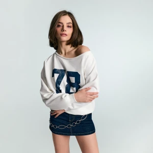 Zdjęcie produktu Biała bluza z nadrukiem 78 House kremowy