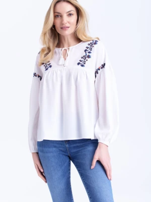 Biała bluzka z kolorowym haftem Greenpoint