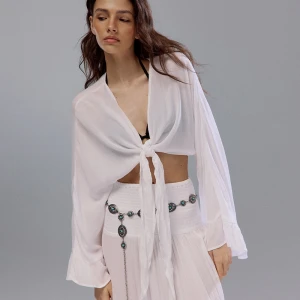 Biała bluzka z wiązaniem i długim rekawem House