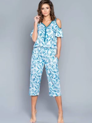 Biała jednoczęściowa piżama damska w niebieskie listki z odkrytymi ramionami - spodnie 3/4 nogawka Italian Fashion