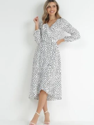 Biała Kopertowa Sukienka w Kropki z Falbankami Kaikiran rosa