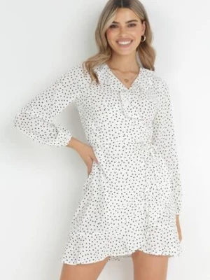 Biała Kopertowa Sukienka z Falbankami w Kropki Bamia rosa