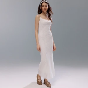 Biała koronkowa sukienka midi na ramiączkach House