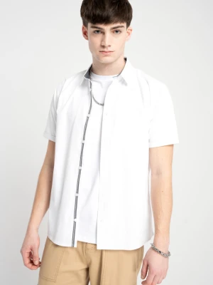 Biała koszula o klasycznym kroju z krótkim rękawem Reporter