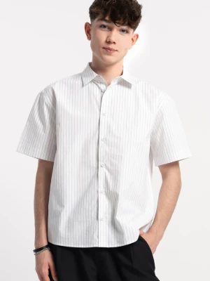 Biała koszula w niebieski prążek o kroju BOXY z krótkim rękawem Reporter