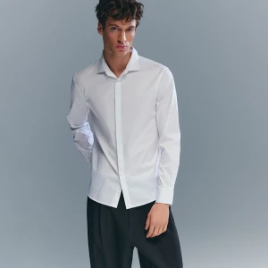 Biała koszula z długim rękawem House