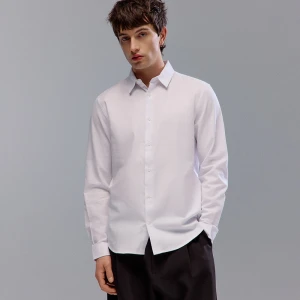 Biała koszula z długim rękawem House