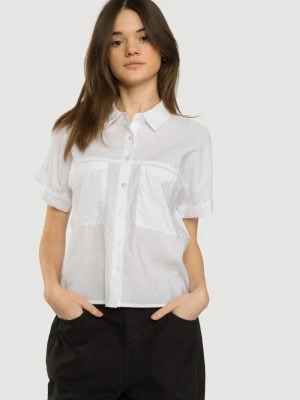 Biała koszula z krótkim rękawem ozdobnymi kieszeniami Reporter