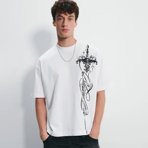 Biała koszulka boxy z nadrukiem miecza House