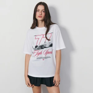 Zdjęcie produktu Biała koszulka loose fit z nadrukiem High Speed House