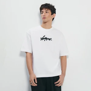 Biała koszulka relaxed fit z haftem graffiti House