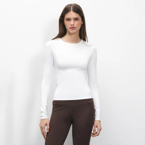 Biała koszulka ULTRAFLEX z długim rękawem i okrągłym dekoltem House