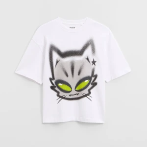 Zdjęcie produktu Biała koszulka UNISEX z nadrukiem kota w stylu graffiti House
