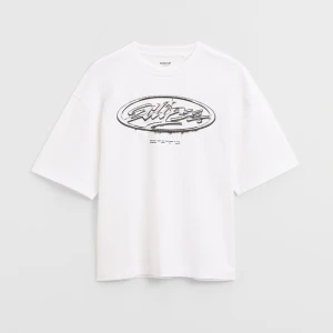 Zdjęcie produktu Biała koszulka UNISEX z nadrukiem w stylu Y2K House