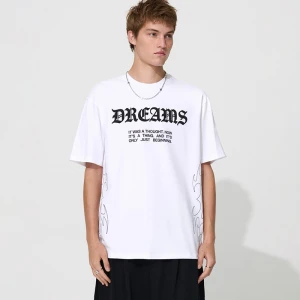 Biała koszulka z nadrukiem Dreams i motywami tribal House