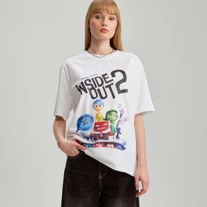 Zdjęcie produktu Biała koszulka z nadrukiem Inside Out 2 z przodu House