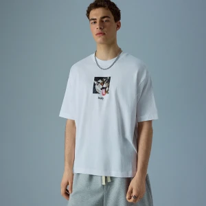 Biała koszulka z nadrukiem kota z podpisem freaky House