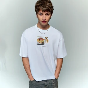 Biała koszulka z nadrukiem mema z sernikiem House