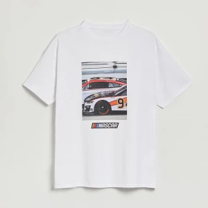Biała koszulka z nadrukiem Nascar House