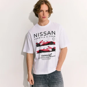 Biała koszulka z nadrukiem Nissan Formuła E House