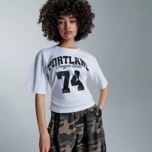 Biała koszulka z nadrukiem Portland 74 House