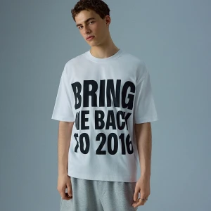 Biała koszulka z napisem "Bring Me Back" To 2016 House