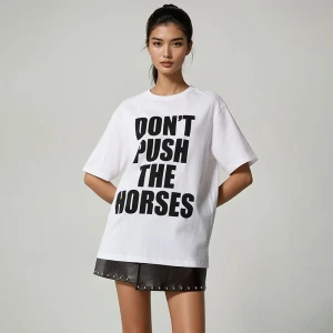 Biała koszulka z napisem Don't Push The Horses House