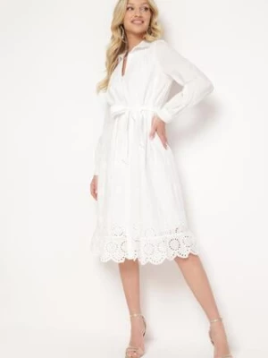 Biała Koszulowa Sukienka z Bawełny Zapinana na Guziki z Materiałowym Paskiem i Koronką Uzilara