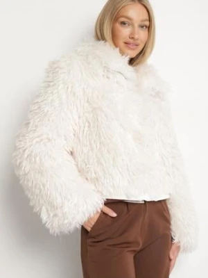Biała Krótka Kurtka Futerko z Wysokim Kołnierzem i Długim Włosiem Lanalia ann gissy