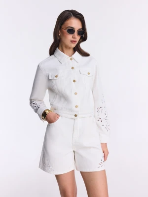 Biała kurtka jeansowa z ażurowym zdobieniem TARANKO