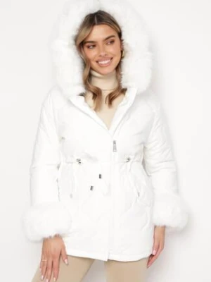 Biała Kurtka Ozdobiona Futerkiem ze Ściągaczami w Talii i Kapturem Atermi ann gissy