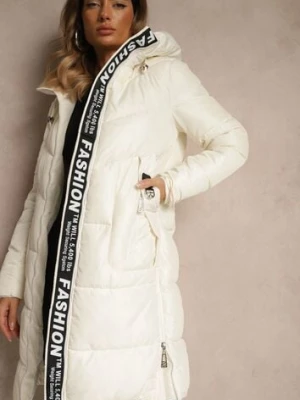 Biała Pikowana Kurtka o Długim Kroju z Kapturem Zdobiona Taśmą z Napisami Galiadea swest