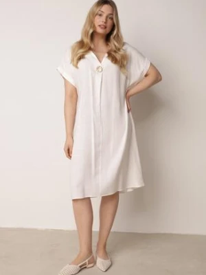 Biała Pudełkowa Sukienka z Lnem i Wiskozą Zdobiona Metalicznym Guzikiem Phisoth rosita