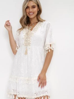 Biała Rozkloszowana Sukienka Mini z Haftowanej Tkaniny z Gumką w Talii Lasheep