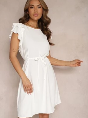 Biała Rozkloszowana Sukienka z Falbankami przy Rękawach Wiązana w Talii Paskiem Rissada cflo