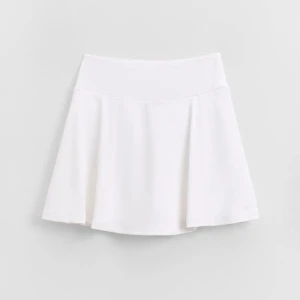 Biała spódniczka mini ULTRAFLEX z wszytymi spodenkami House