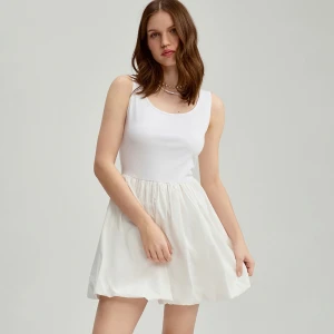 Biała sukienka bombka mini House