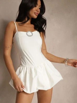 Biała Sukienka Bombka z Podszewką Typu Szorty Ozdobiona Cyrkoniami Donellia lovery