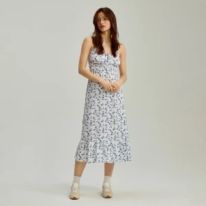 Biała sukienka midi fit&flare w kwiaty House