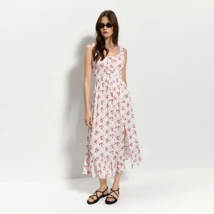 Biała sukienka midi w kwiaty na ramiączkach House