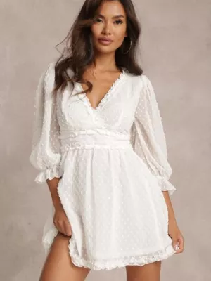 Biała Sukienka Thelaia