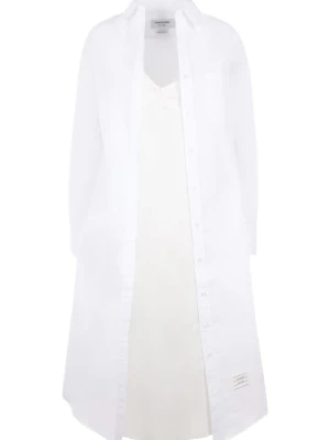 Biała sukienka z bawełny Oxford z jedwabnym wstawką negliżu Thom Browne