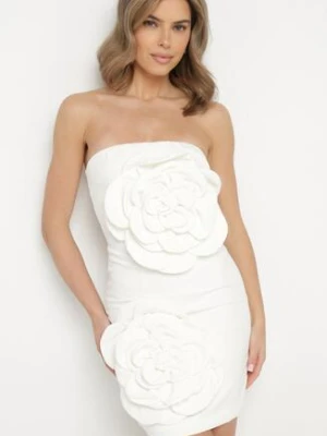 Biała Sukienka z Dekoltem Bandeau Ozdobiona Kwiatami 3D Desarea elsa.m by may