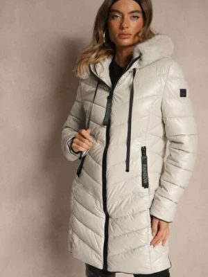 Biała Taliowana Kurtka z Pikowanymi Przeszyciami i Kapturem z Futrem Nalidea swest