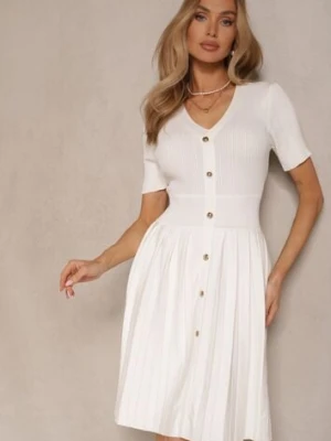 Biała Wiskozowa Sukienka Rozkloszowana Zdobiona Guzikami i Plisami Alulassa elsa.m by may