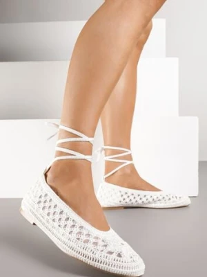 Białe Balerinki Vices z Szydełkową Cholewką i Wiązaniem Wokół Kostki Ernelia