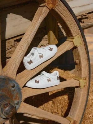 Białe Buty Sportowe Sneakersy Ozdobione Naszywkami z Napisem Love Manemo