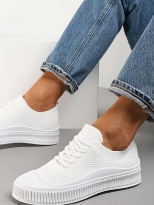 Białe Trampki z Siateczkową Cholewką i Tłoczoną Podeszwą Lalnai