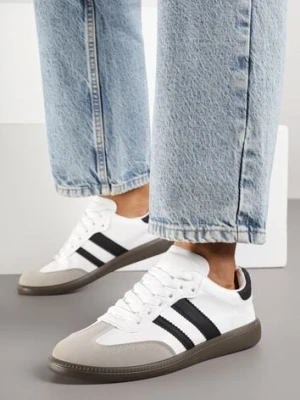 Białe Casualowe Sneakersy na Płaskiej Podeszwie z Paskami Jereria